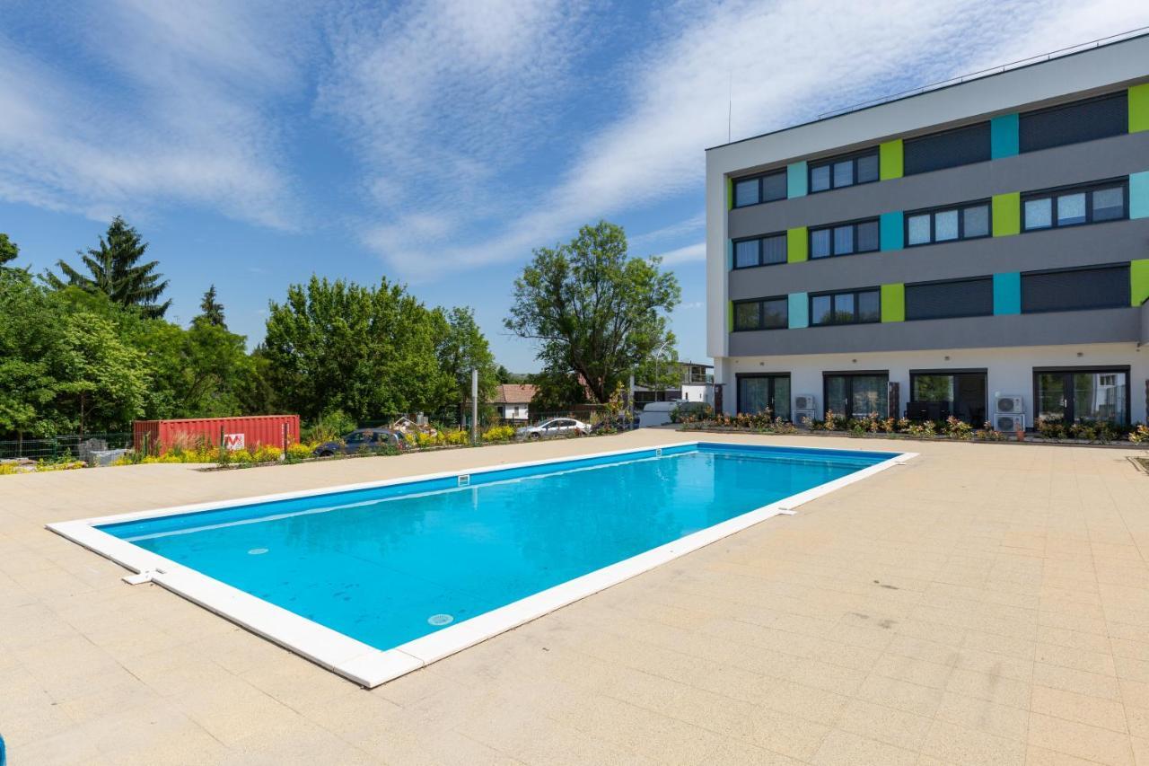 Pauzo Balaton Aparthotel Balatonföldvár Buitenkant foto