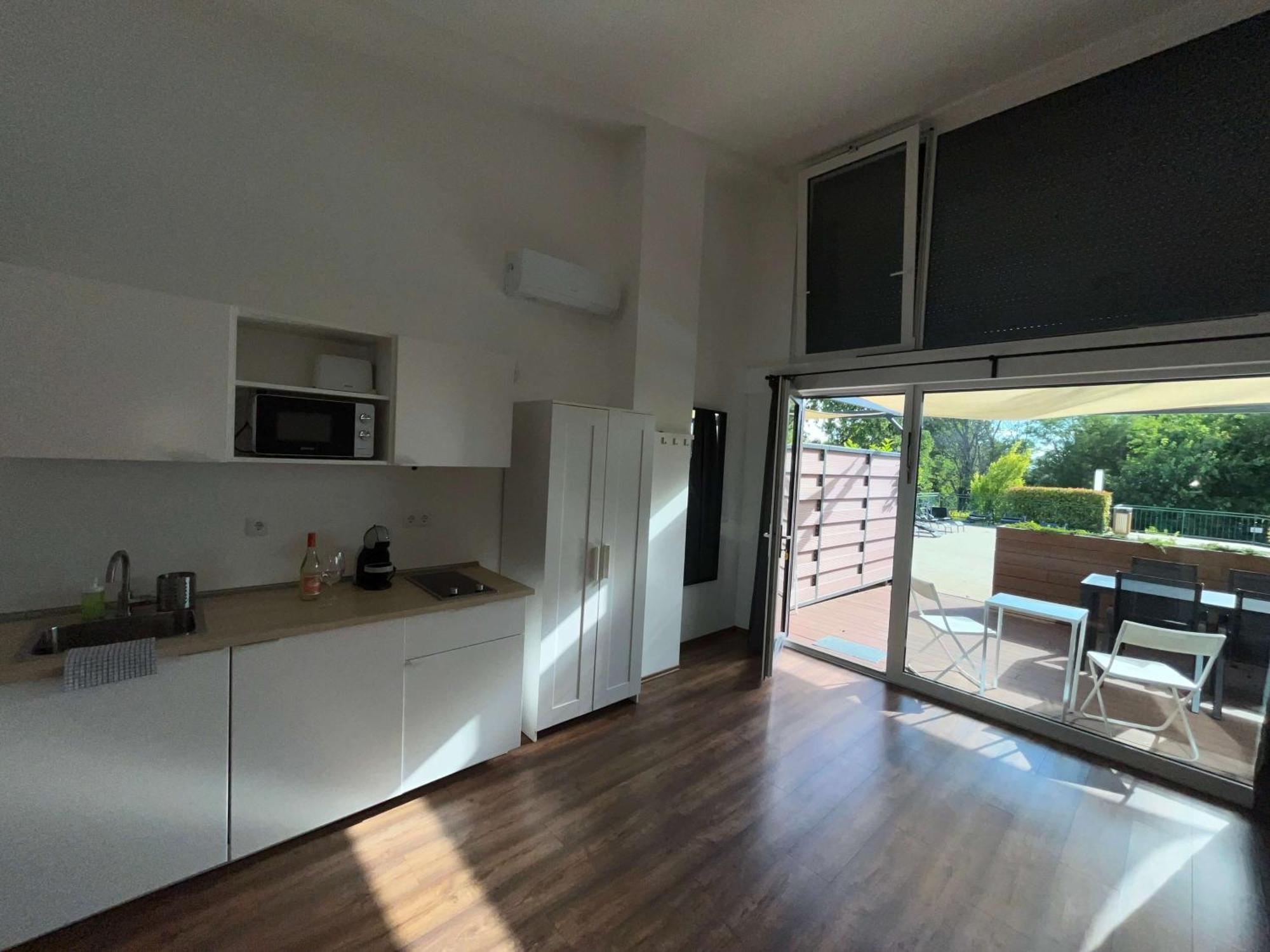 Pauzo Balaton Aparthotel Balatonföldvár Buitenkant foto